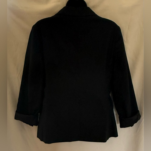 ⭐️  WOMENS GAP BLACK 2 Button BLAZER size 8 - Picture 2 of 9